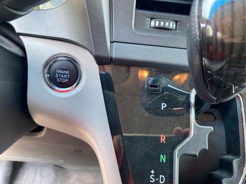 Used 2017 Toyota Sienna XLE w/ XLE Navigation Package AWD/4WD image 22