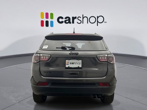 Used 2022 Jeep Compass Latitude w/ Sun and Sound Group AWD/4WD image 4