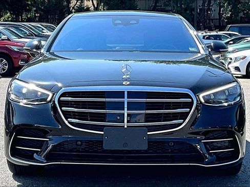 Used 2023 Mercedes-Benz S 500 4MATIC image 2