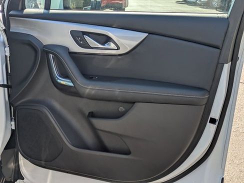 Used 2025 Chevrolet Blazer LT image 33