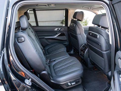 Used 2024 BMW X7 xDrive40i image 33