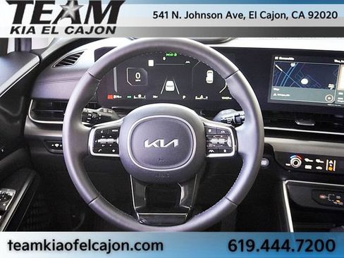 Certified 2025 Kia Carnival SX Prestige FWD image 23
