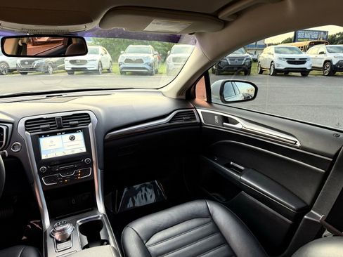Used 2018 Ford Fusion SE w/ Equipment Group 602A FWD image 23