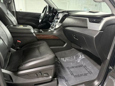 Used 2020 GMC Yukon XL SLT image 36