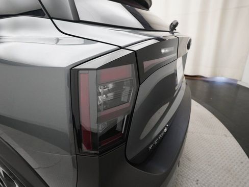 Certified 2025 Nissan Kicks SV image 31