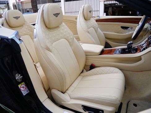 Used 2020 Bentley Continental GT image 22