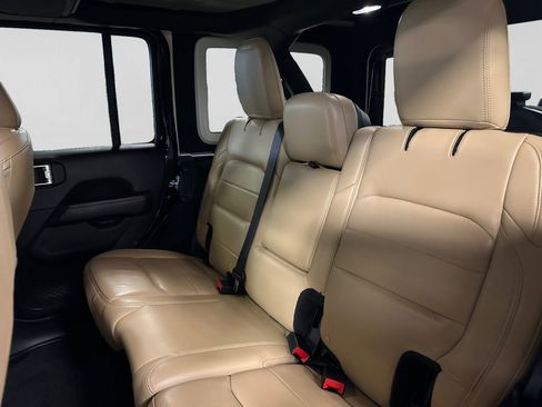 Used 2018 Jeep Wrangler Unlimited Sahara w/ Dual Top Group AWD/4WD image 21