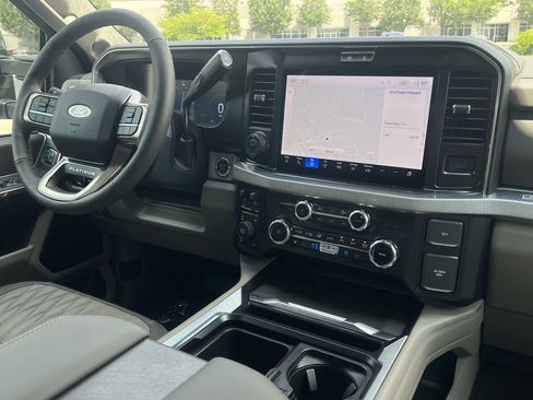 New 2026 Ford F250 Platinum w/ Platinum Plus Package AWD/4WD image 3