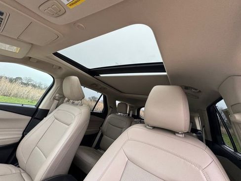 Used 2021 Ford Explorer Limited w/ Equipment Group 301A image 27