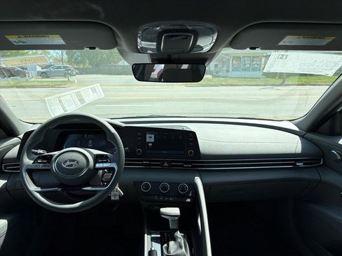 New 2026 Hyundai Elantra SE w/ Cargo Package FWD image 4