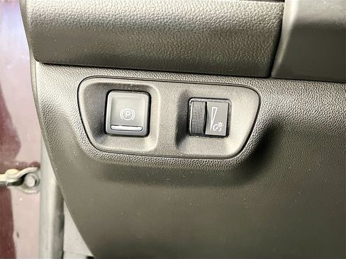 Used 2017 GMC Acadia SLT image 10