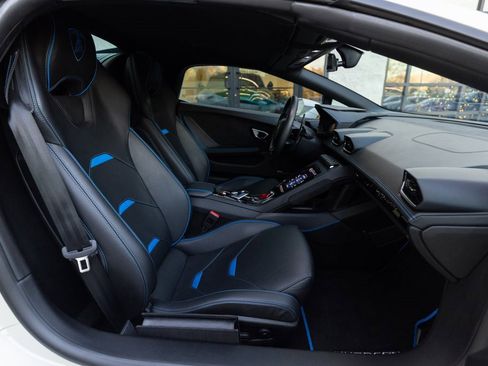 Used 2020 Lamborghini Huracan EVO image 22