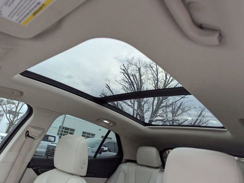 Used 2021 Buick Envision Essence w/ Technology Package I image 26