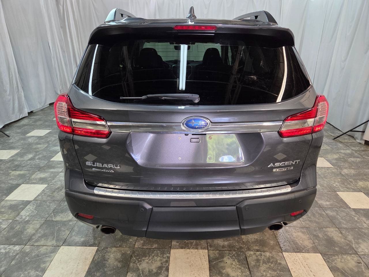 Used 2021 Subaru Ascent Limited w/ Technology Package AWD/4WD image 4