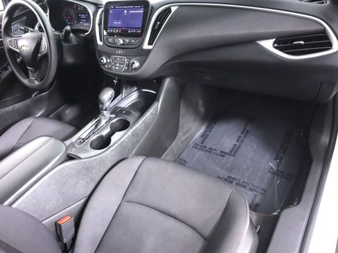 Used 2023 Chevrolet Malibu LT FWD image 36