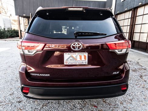 Used 2019 Toyota Highlander XLE image 6