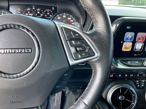 Used 2016 Chevrolet Camaro SS RWD image 9