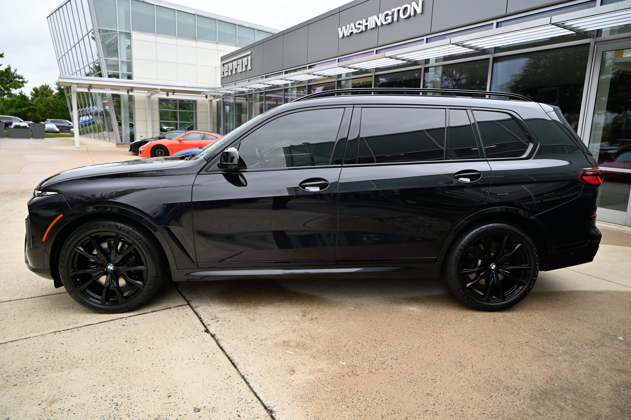 Used 2024 BMW X7 M60i w/ Executive Package AWD/4WD image 8