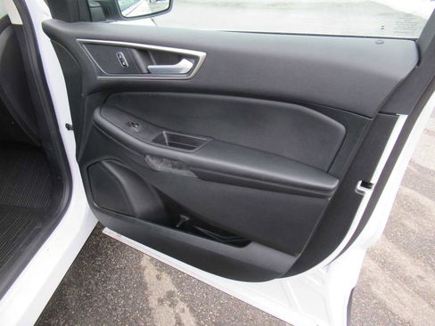 Used 2022 Ford Edge SEL w/ Convenience Package image 16