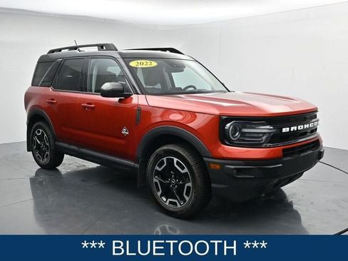 Used 2022 Ford Bronco Sport Outer Banks w/ Tech Package AWD/4WD image 2