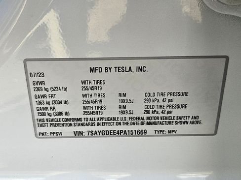 Used 2023 Tesla Model Y Long Range AWD/4WD image 36