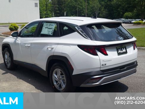 Used 2025 Hyundai Tucson SE FWD image 9