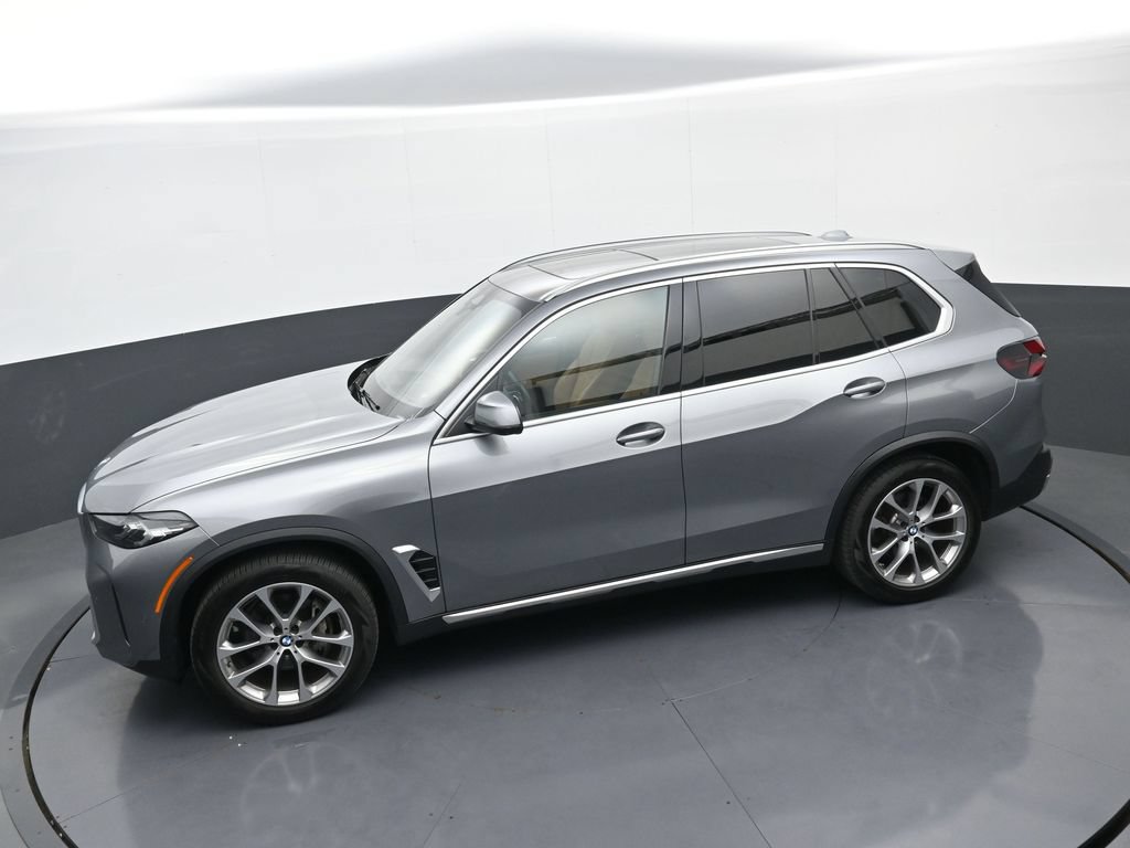 Used 2024 BMW X5 xDrive40i w/ Parking Assistance Package AWD/4WD image 31