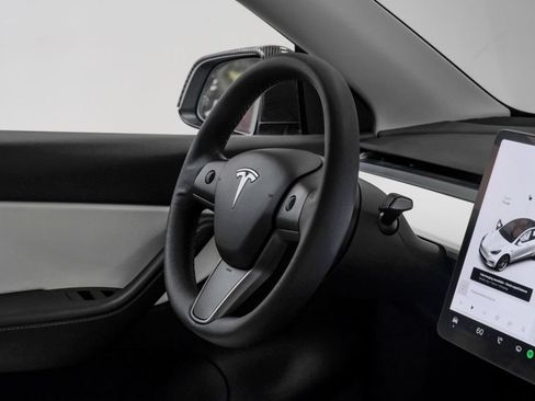 Used 2021 Tesla Model Y Long Range AWD/4WD image 23