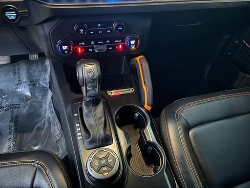 Used 2024 Ford Bronco Badlands image 21