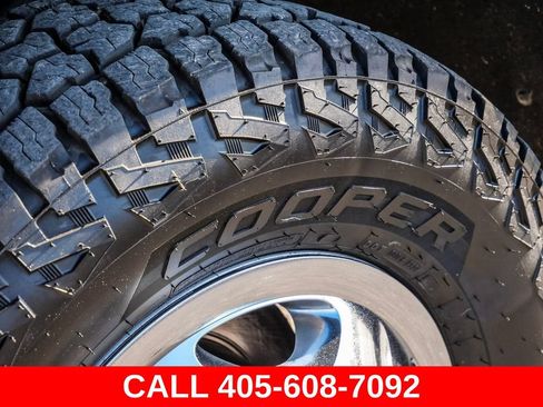 Used 2025 Chevrolet Silverado 3500 LTZ w/ LTZ Convenience Package AWD/4WD image 12