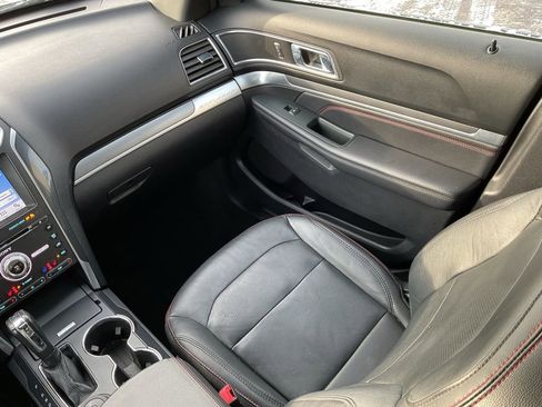 Used 2018 Ford Explorer Sport w/ Equipment Group 401A image 18