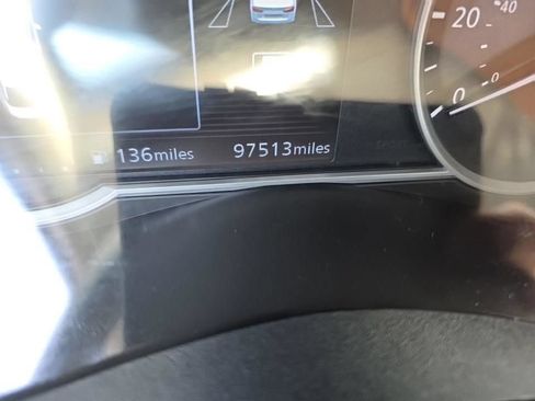 Used 2021 Nissan Versa SV FWD image 6
