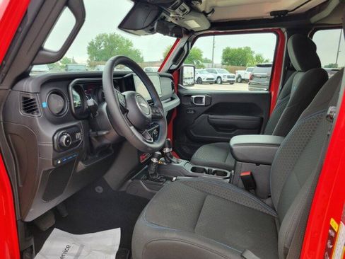 Used 2025 Jeep Wrangler Unlimited Rubicon 4xe w/ Safety Group AWD/4WD image 22