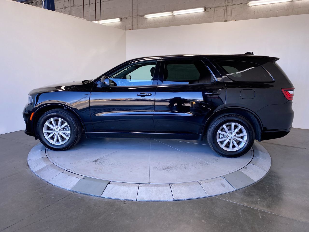 Used 2025 Dodge Durango GT RWD image 2