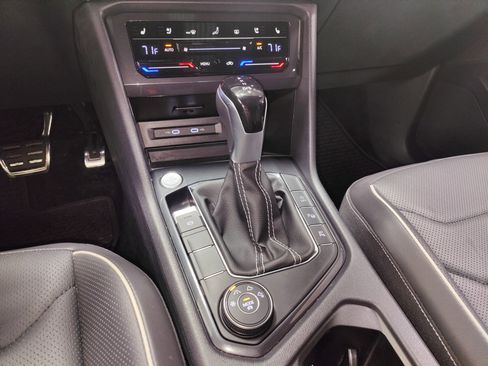 Used 2024 Volkswagen Tiguan SEL R-Line image 26