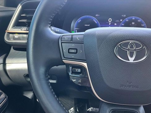 Used 2023 Toyota Crown XLE image 18