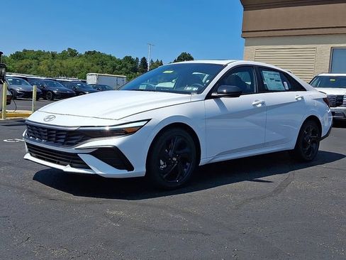 New 2026 Hyundai Elantra SEL Sport FWD image 2