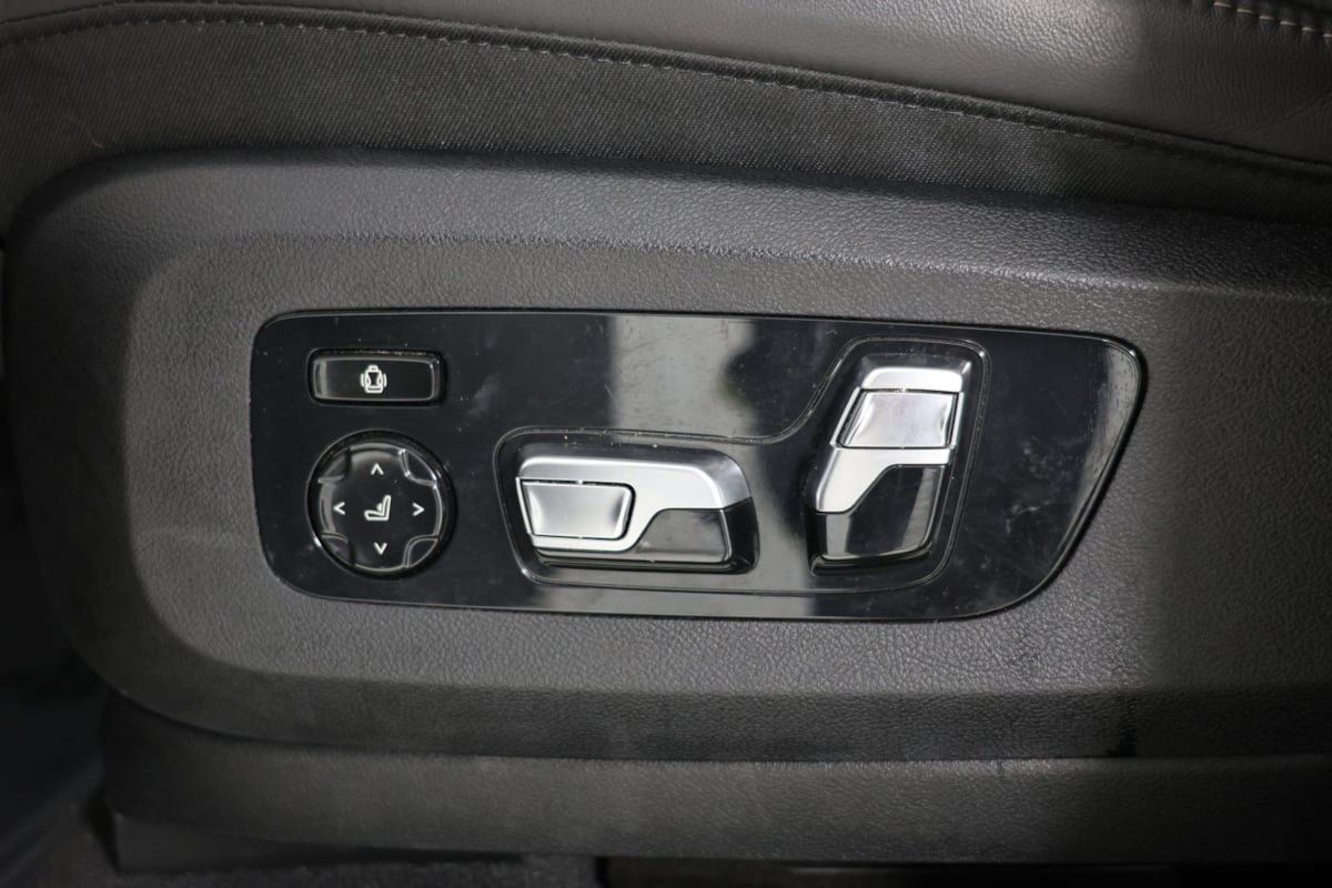 Used 2025 BMW X5 xDrive50e AWD/4WD image 24