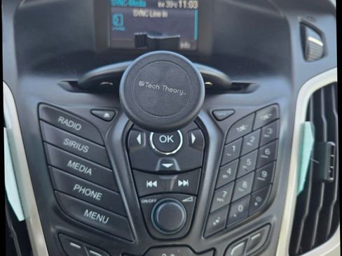 Used 2014 Ford Focus SE image 21