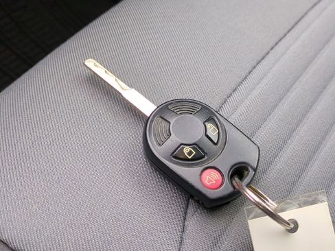 Used 2017 Ford Escape SE w/ Equipment Group 201A image 40