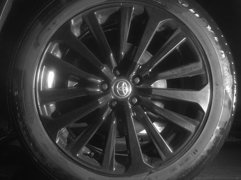 Used 2025 Toyota Highlander XSE image 12