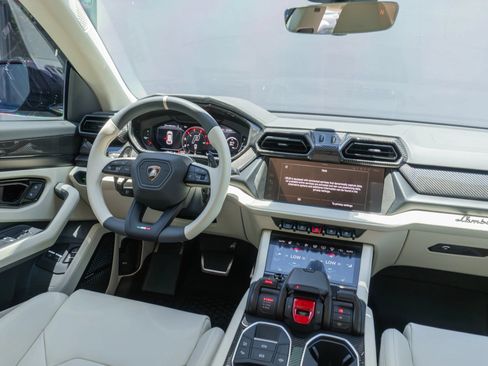 Used 2026 Lamborghini Urus SE AWD/4WD image 63