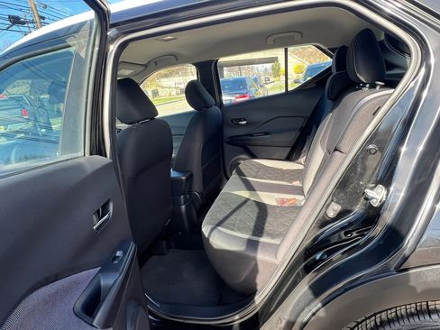 Used 2020 Nissan Kicks SV FWD image 28