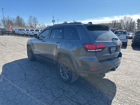 Used 2016 Jeep Grand Cherokee Laredo 75th Anniversary image 5