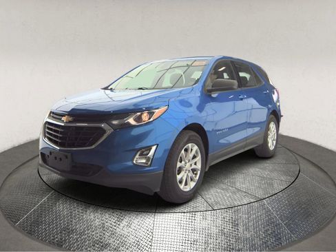 Used 2019 Chevrolet Equinox LS FWD image 3