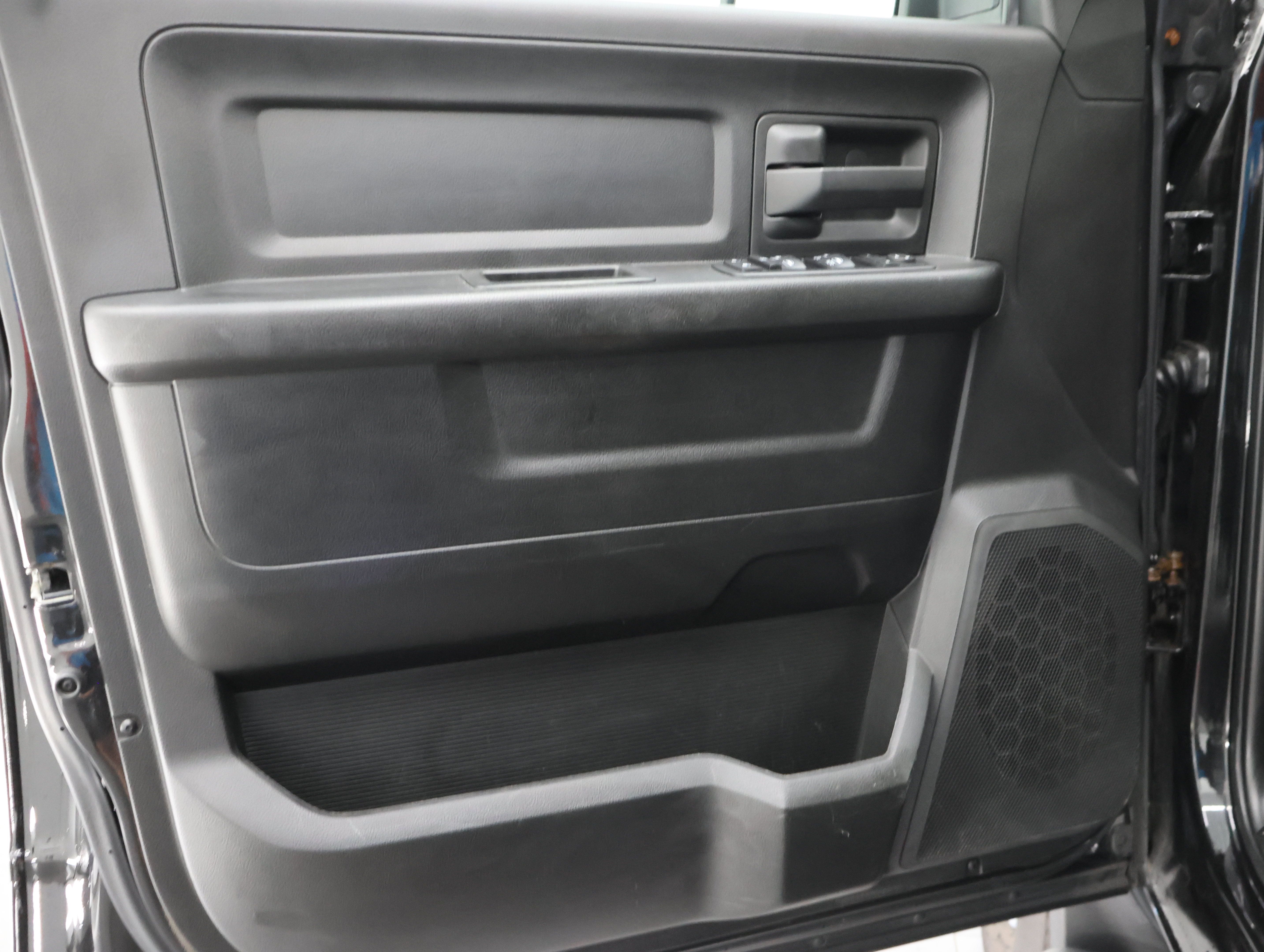 Used 2018 RAM 2500 Tradesman w/ Chrome Appearance Group AWD/4WD image 37