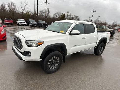 Used 2023 Toyota Tacoma TRD Off-Road image 14