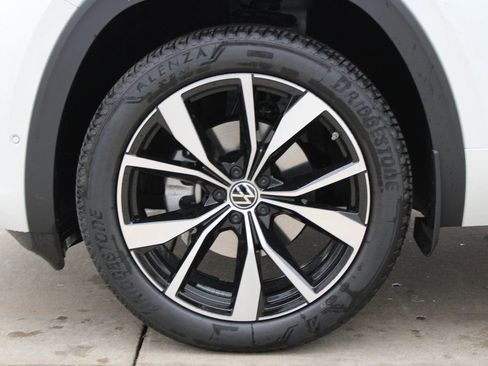 New 2026 Volkswagen Atlas Cross Sport SEL Premium R-Line AWD/4WD image 24