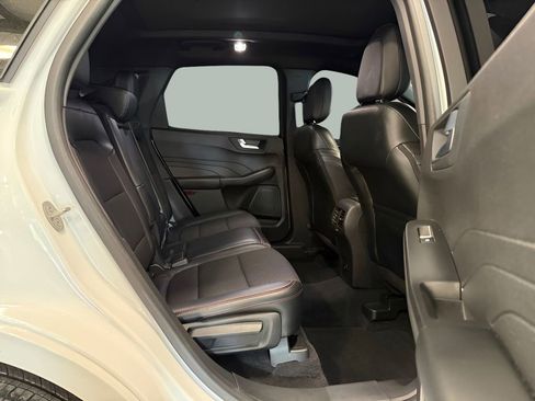 Used 2023 Ford Escape ST-Line w/ Tech Pack #1 AWD/4WD image 27