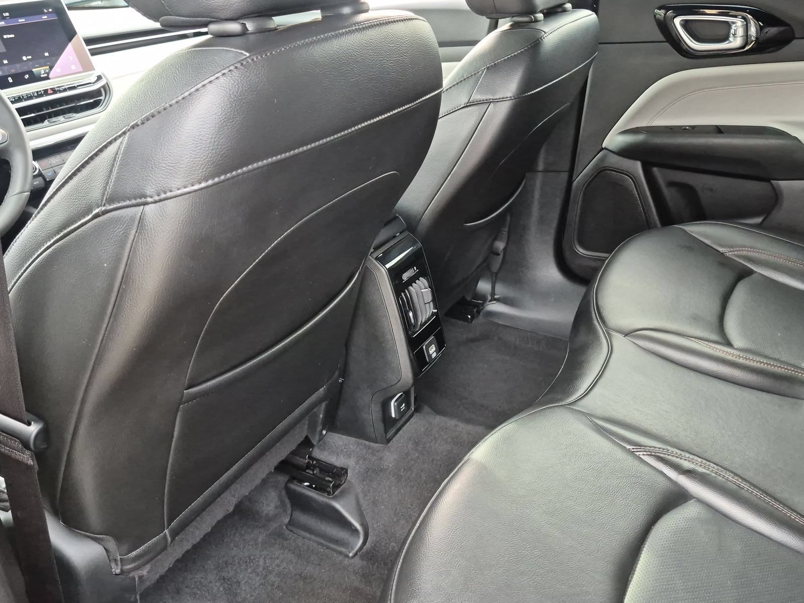 Used 2023 Jeep Compass Limited AWD/4WD image 18